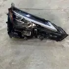 شمعة لكزس يو اكس 2022