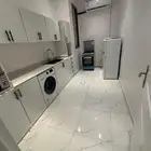 شقه للايجار مؤثثه غرفتين وصاله المصيف