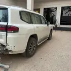 لاندكروزر 2024 مصدوم رقم 4 ديزل