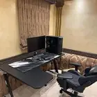 للبيع PC بمكتب وكرسي وماوسباد وكيبورد وطاوله وكل شي