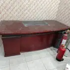 طاوله مكتب مع الدولاب