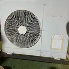 للبيع مكيف سبلد شبه جديد معا شاشه نضيفه مره مركبهن قبل