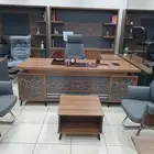اثاث مكتب في جده مكاتب مدير مكتب طقم طاولات اجتماع كنب جلد