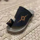 حذاء شرقي فاخر
