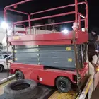 رافعة كهربائية للإيجار