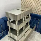 طاوله ارضيه ومعها4طاولات خدمه