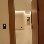 شقه فاخرة و جديدة للايجار حي المغرزات