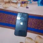 هاتف iPhone 11 العادي