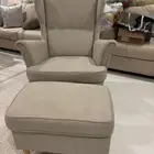 كرسي من ايكيا وهوم بوكس نظيف جدا استخدام سنه