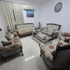 طقم كنب نظيف . 9 اشخاص