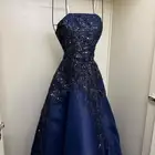 فستان للبيع جديد ملبوس اقل من اربع ساعات فخم وجميل