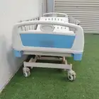 سرير طبي كهربائي