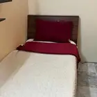 ثلاث اسرة