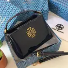 شنطه ماركه جديده بعده الالوان