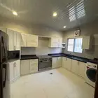 مطبخ للبيع شبه جديد لا يوجد كسور