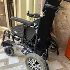 كرسي متحرك كهربائي بحالة ممتازة