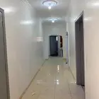 شقة عائلة في الدور الثالث مع سطح للإيجار بحي المعيزيلة