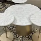 طاولة للبيع