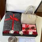 بوكس هدايا نسائي مع شال