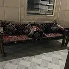 5 كراسي حديد تفصيل مع جلساتها كامله مع 3 طاولات و 3 اغطيه