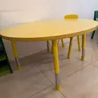 طاولة اطفال