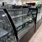 ثلاجات عرض حلويات مربع او منحني بمقاسات مخلتفة