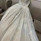 فستان زفاف ابيض مع جيبون وطرحه نضيف ولا فيه اي قطع