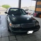 للبيع فورد كراون فكتوريا 2001