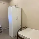 ستودي غرفة وصاله ومطبخ مؤثثه