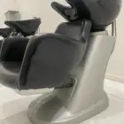 كرسي غسيل شعر شبه جديد