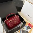 عرض شنطة شانيل مكياج لمعه ومميزة جدا