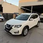 نسيان اكستريل 2022 ابيض 5 ركاب عداد 130 الف