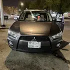 موستبيشي اوتلاندر 2011