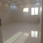شقق واسعة وسعرها مميز في البحيرات للبيع