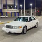 للبيع فورد بوليسي 2010 نظيف جدا
