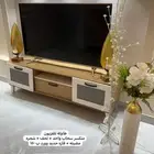 تحف وفازات وطاوله للبيع 150