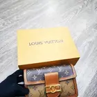 شنط لويس فيتون برادا