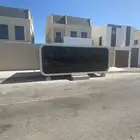 للتقبيل مكتب فاخر جدا
