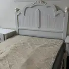 سرير وكومدينات