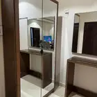 مدخل كونسول مع مرايه و دولاب عبايات