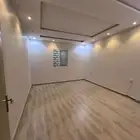 للايجار شقة عوايل حي الرمال شهري 2700