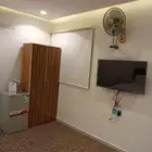 غرف وشقق للإيجار الشهري