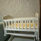 سرير أطفال مع مرتبه