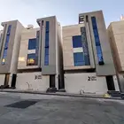 للبيع شقق تمليك علوي مع ملحق في السطح في حي حسام با الخميس