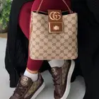 طقم شوز وشنطة قوتشي مع عطر هدية