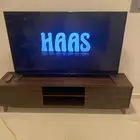 تلفزيون 65 سمارت مع طاولة