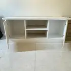 طاوله تلفزيون و2 كرسي مطبخ وقلاية كهربائيه