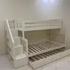 سرير ثلاث أشخاص بدورين