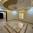 شقة للايجار نظيفة جدا على واجهتين