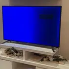 طاوله مع تلفزيون للبيع